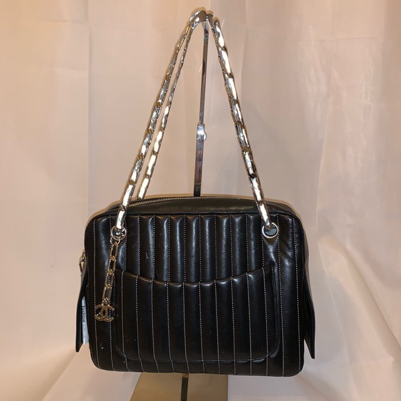 CHANEL black quilted lambskin CAMERA BAG purse - Picture 15 of 16